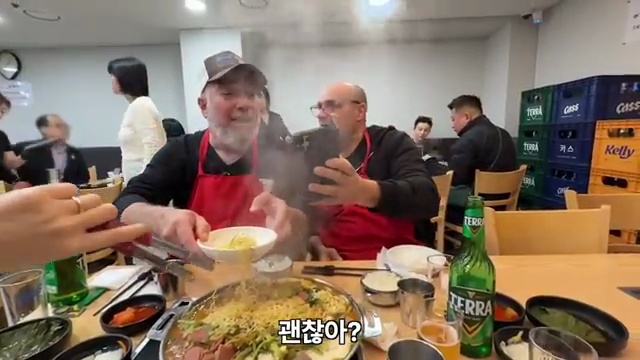 이탈리아 아저씨의 최초 부대찌개 체험기! 역삼역 대우부대찌개의 매력 속으로 - 장면 3