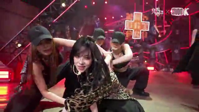 뮤직뱅크에서 펼쳐진 에스파의 'Dirty Work' 4K 원테이크 영상, 화제의 중심! - 장면 2