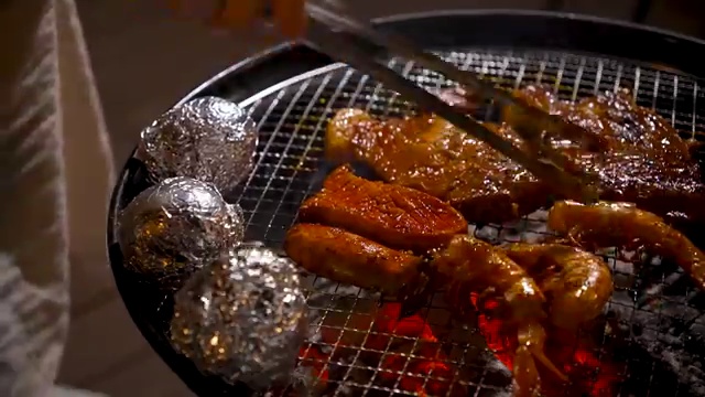 불닭소스로 탄생한 매콤한 계란볶음밥의 비밀, 도전 10인분 조리기! - 장면 3