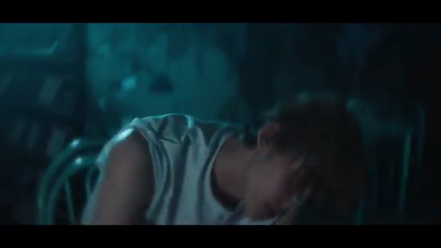 TXT 'Beautiful Strangers' MV: A Masterpiece of Art and Emotion - 장면 2