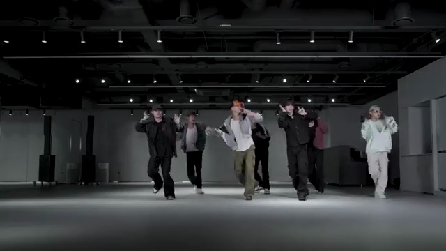 NCT DREAM의 'CHILLER' 댄스 연습 영상으로 배우는 K-POP 컬처! - 장면 3