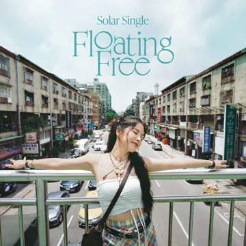 새로운 한국어 버전으로 탄생한 'Floating Free': Solar의 음악 여정 탐험