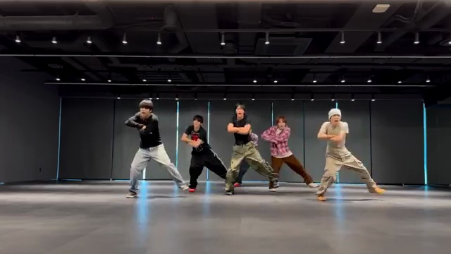 NCT WISH '내 얘길 들어봐': Practice Room에서 펼쳐진 열정의 순간! - 장면 2