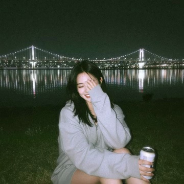 스무살의 감성을 담은 노래, '아직도 널, 여전히 난'의 깊이있는 이야기