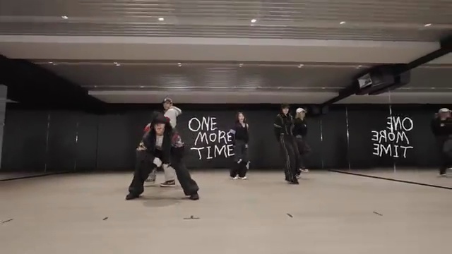 더블랙레이블의 스포트라이트, ALLDAY PROJECT의 'ONE MORE TIME' 춤 연습 영상! - 장면 1